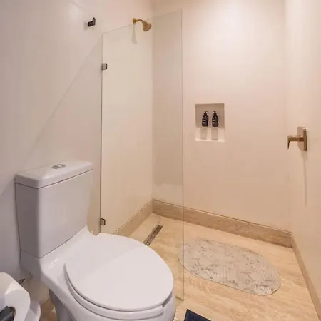 203 2 Bedroom Live The Paradise Exclusive Retreat Apartment *