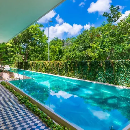 Apartment Oasis In With A Private Pool *