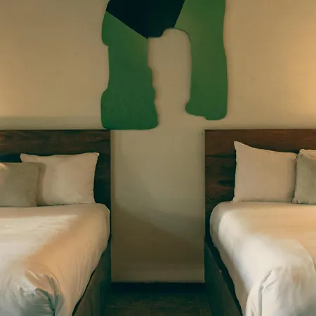 Hotel Mia Front *