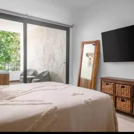 Jungle Jacuzzi Apartamento