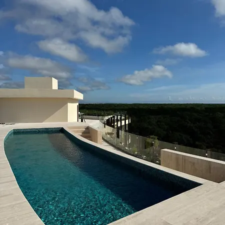 Luxurious Mistiq Gardensii Pool Beachclub *