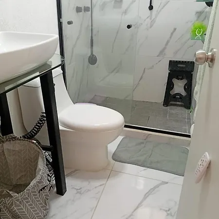 Lovely Space Close To Airport *