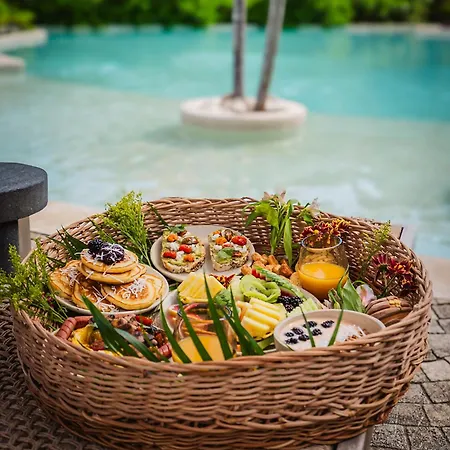 Serene 4br W Pool Hot Tub 1xfree Breakfast *