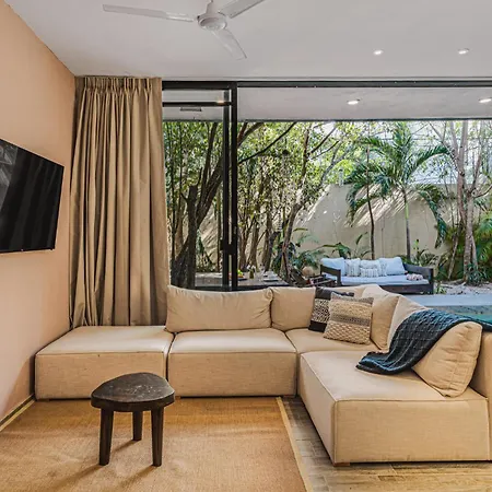 Serene 4br W Pool Hot Tub 1xfree Breakfast *