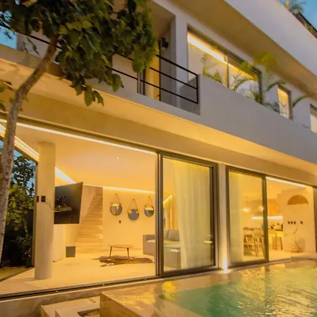 Villa Nina Bonita Kukulkan Road *