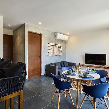 Casa Baay - Private 17 Bedroom House, 34 Pax, Rooftop And Pool + Concierge Holiday home *