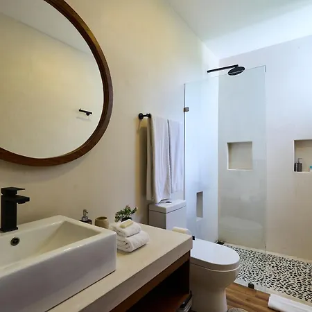 Casa Baay - Private 17 Bedroom House, 34 Pax, Rooftop And Pool + Concierge