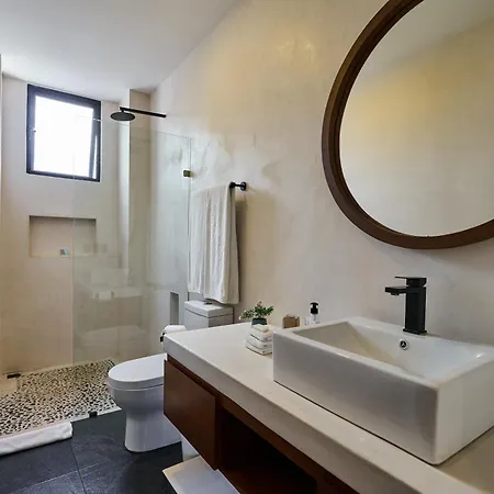 Casa Baay - Private 17 Bedroom House, 34 Pax, Rooftop And Pool + Concierge Holiday home