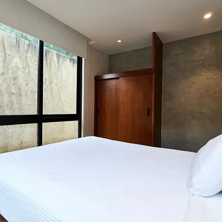 Casa Baay - Private 17 Bedroom House, 34 Pax, Rooftop And Pool + Concierge Holiday home *
