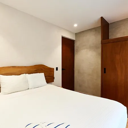 Casa Baay - Private 17 Bedroom House, 34 Pax, Rooftop And Pool + Concierge Holiday home *