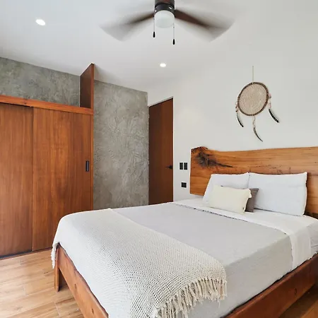 Casa Baay - Private 17 Bedroom House, 34 Pax, Rooftop And Pool + Concierge Holiday home *