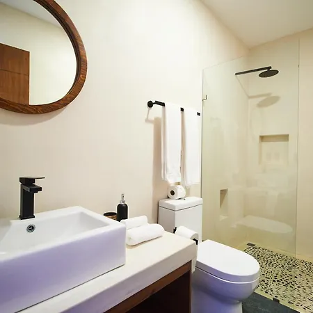 Casa Baay - Private 17 Bedroom House, 34 Pax, Rooftop And Pool + Concierge