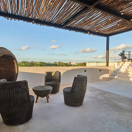 Casa Baay - Private 17 Bedroom House, 34 Pax, Rooftop And Pool + Concierge Holiday home *