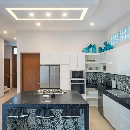 Aesthetic Luxury In Prestige Zone Aldea Zama Villa *