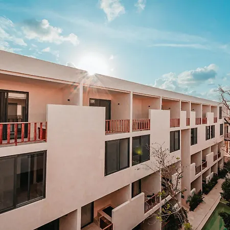 Stylish 3br Penthouse In Pool, Bbq, Gym