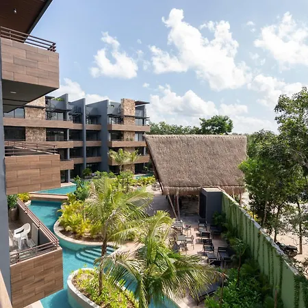 Paramar Black Apartment