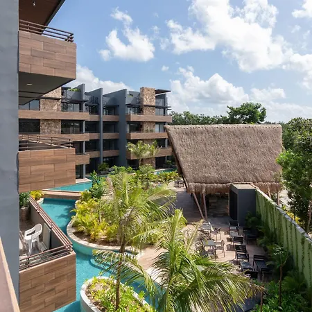 Apartment Paramar Black