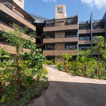 Apartment Paramar Black *