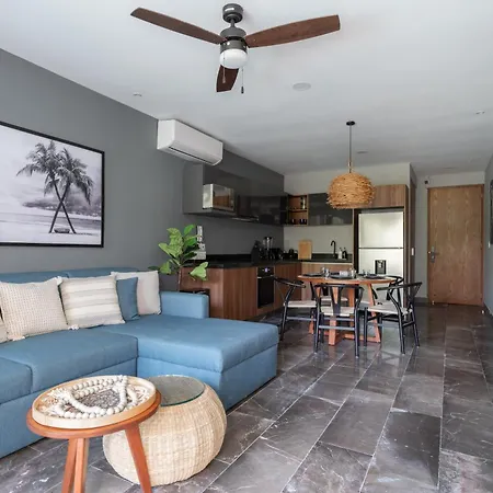 Apartment Paramar Black *