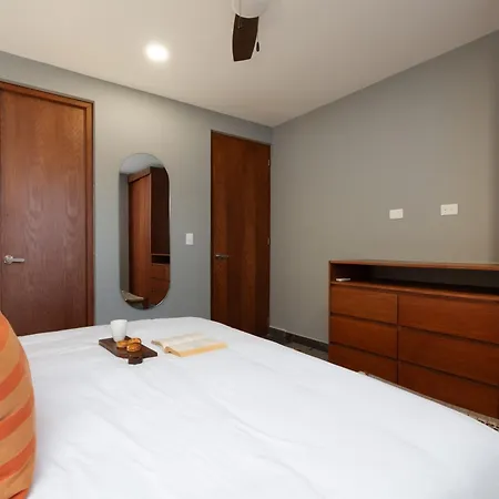 Paramar Black Apartment