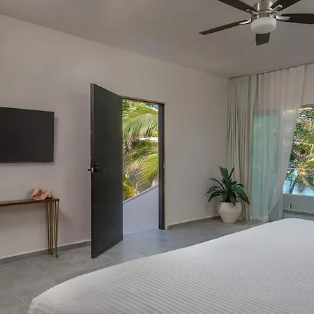 New 3br Private Beachfront With Pool At Soliman *