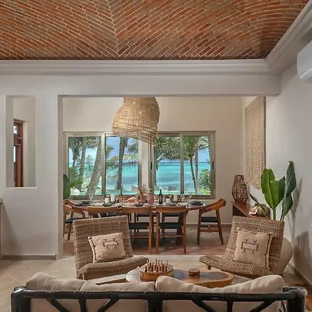 New 3br Private Beachfront With Pool At Soliman Villa *