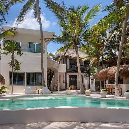 New 3br Private Beachfront With Pool At Soliman