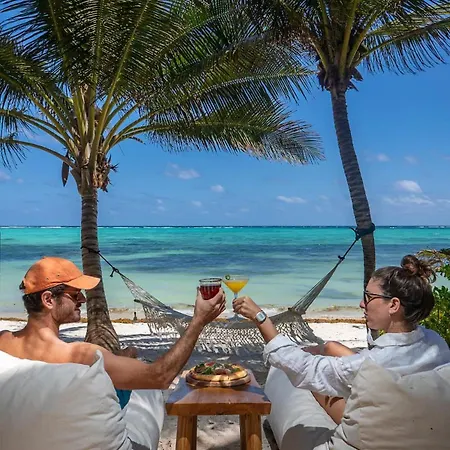 Villa New 3br Private Beachfront With Pool At Soliman