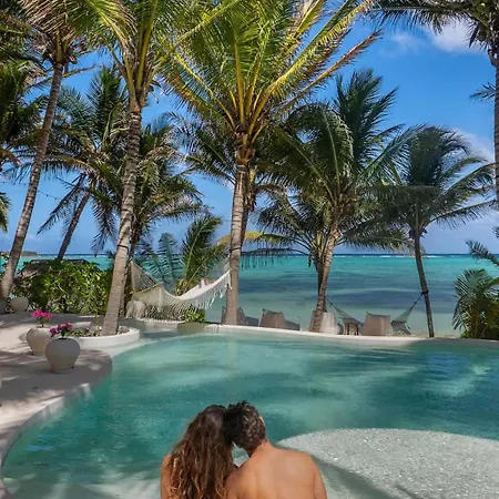 New 3br Private Beachfront With Pool At Soliman