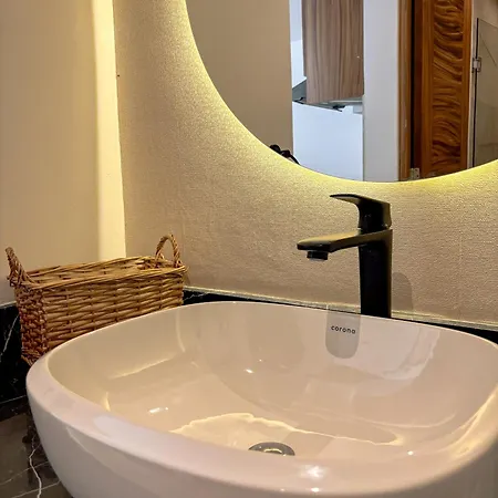 Sak Tuunich Luxury Residences Aparthotel 4*