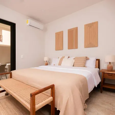 Your Own Space In Rooftop, Pools, Bbq Apartment *