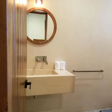 Apartment La Veleta, Pet Friendly Studio,laundry ,wifi 250mb,alberca Tulum
