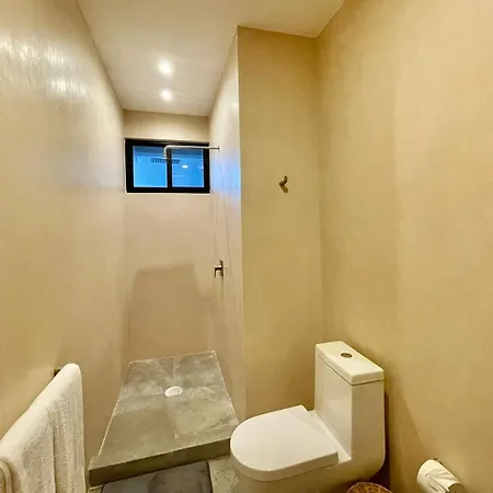 Apartment La Veleta, Pet Friendly Studio,laundry ,wifi 250mb,alberca *