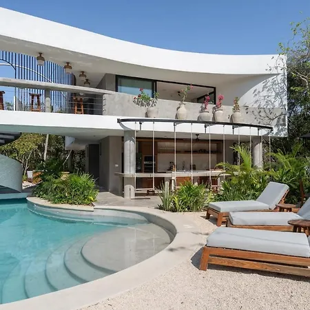 Villa Aqua *