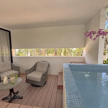 Sak Tuunich Luxury Residences Aparthotel