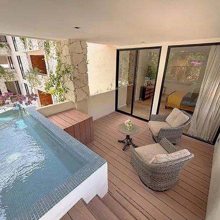 Sak Tuunich Luxury Residences Aparthotel