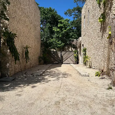 Zenda - Luxury Private Hotel