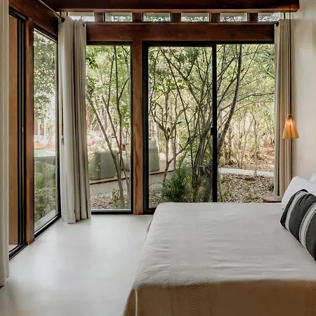 Private Jungle - Pool & Concierge For 21