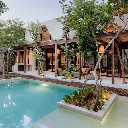 Private Jungle - Pool & Concierge For 21 *