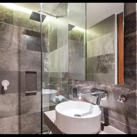 Iik Apartahotel *