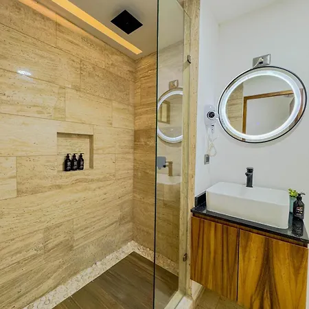 Apartment Incredible With Jacuzzi Naia C19