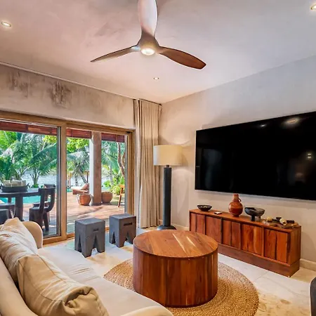 Villa Beachfront Tankah 3 For 18 Guests! Tulum