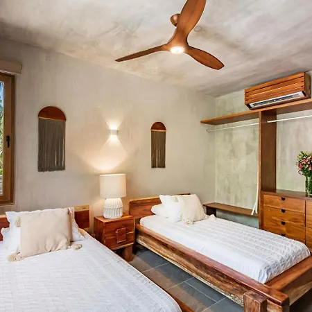 Beachfront Tankah 3 For 18 Guests! Tulum