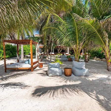 Beachfront Tankah 3 For 18 Guests! Villa