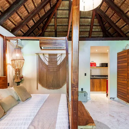 Beachfront Tankah 3 For 18 Guests! Villa Tulum