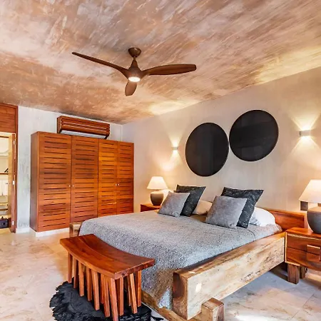 Beachfront Tankah 3 For 18 Guests! Tulum