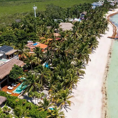 Beachfront Tankah 3 For 18 Guests! Villa Tulum