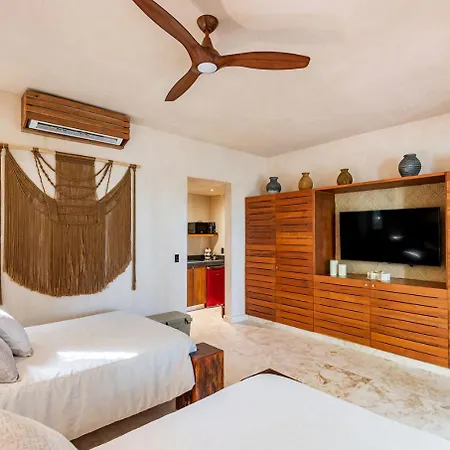 Beachfront Tankah 3 For 18 Guests! Villa Tulum