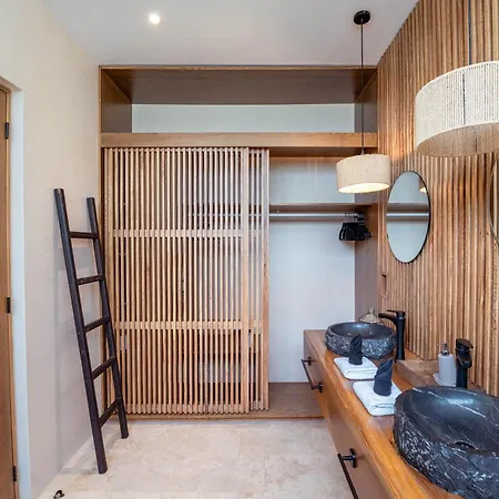 Luxe 6-br With Four Private Pools Villa *