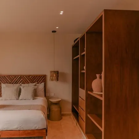 Peregrina 317 1-bedroom *